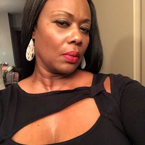 Meet your Posher, Pamela